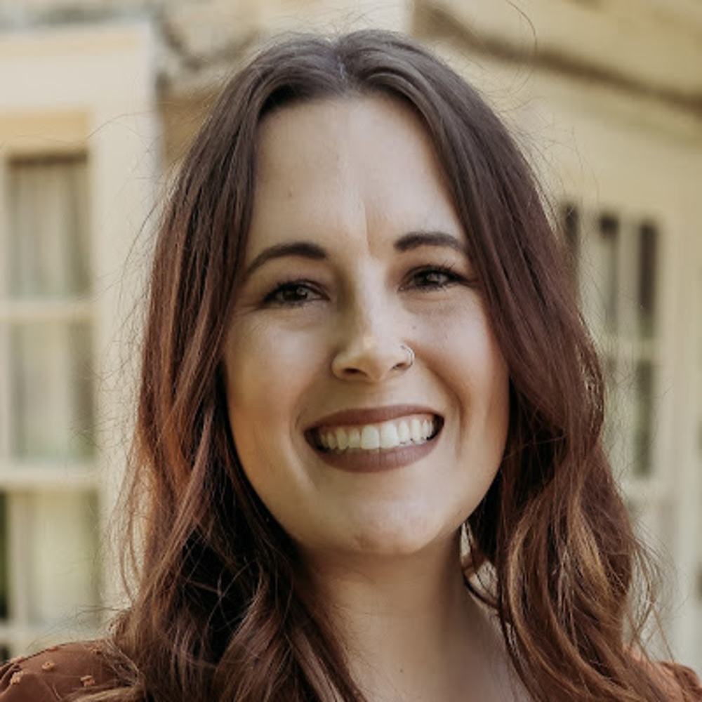 Meet your Posher, Julia